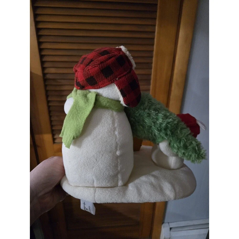 2014 Hallmark Jingle Pals Plush Perfect Pine Tree Farm Snowmen Plaid Hat